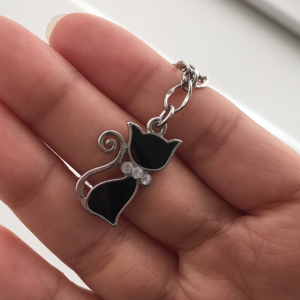 Simple Black Cat with Crystal Bow Charm Bracelet